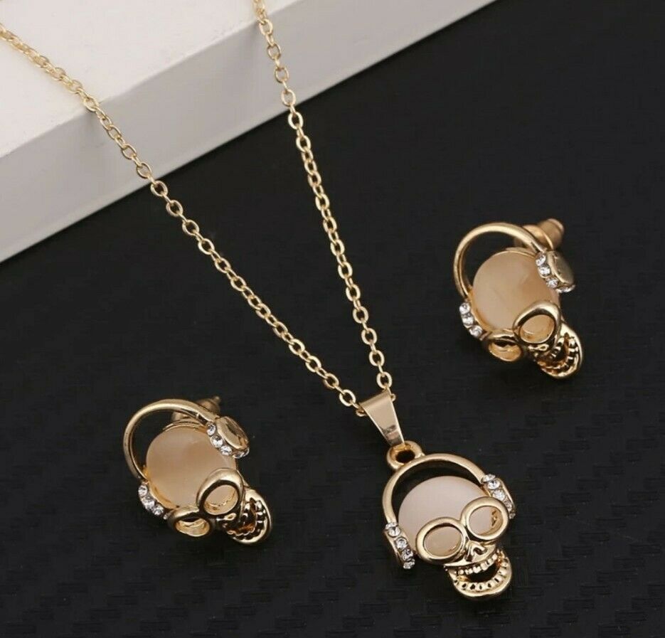 Skull Head Phones Necklace Set - Image 2